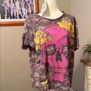 Magnolia Pearl Gray T-Shirt with Pink Floral Design